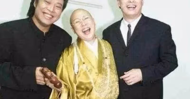 大愛！身後欲捐20億財產，歌壇長青樹「資助458孩童」長達10年，2千萬公益捐款明細出爐，引退心聲有洋蔥！