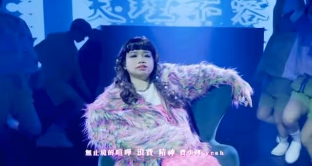 疑違反規定!38歲亞視一姐公主裝到迪士尼兌現承諾,卻被拒之門外