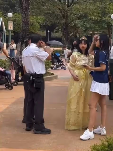 疑違反規定!38歲亞視一姐公主裝到迪士尼兌現承諾,卻被拒之門外