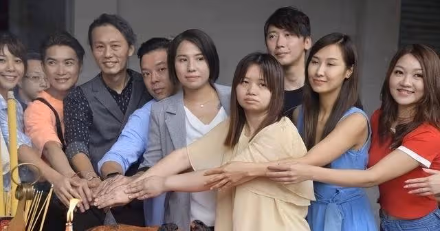 疑違反規定!38歲亞視一姐公主裝到迪士尼兌現承諾,卻被拒之門外
