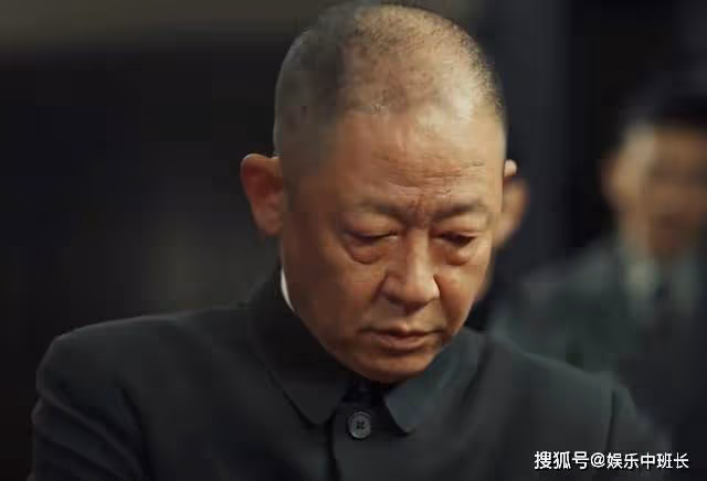 《無間》陸風刺殺閃官再陷騙局，藍冰捨命相救，幕後真兇竟是花向雨