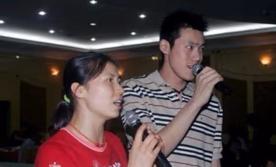 前女排隊長周蘇紅：照顧癱瘓丈夫5年，離婚後改嫁大8歲富商