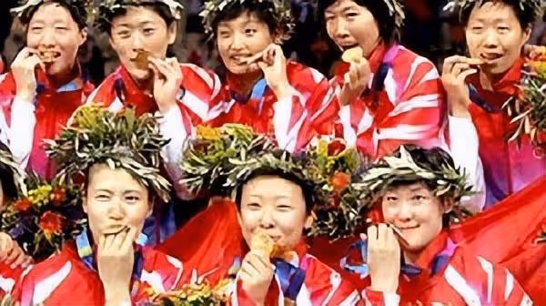 前女排隊長周蘇紅：照顧癱瘓丈夫5年，離婚後改嫁大8歲富商