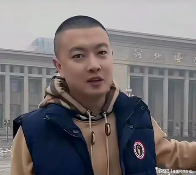 大快人心，網紅馬洪濤在高速路拉橫幅拜師，被官方永久封號