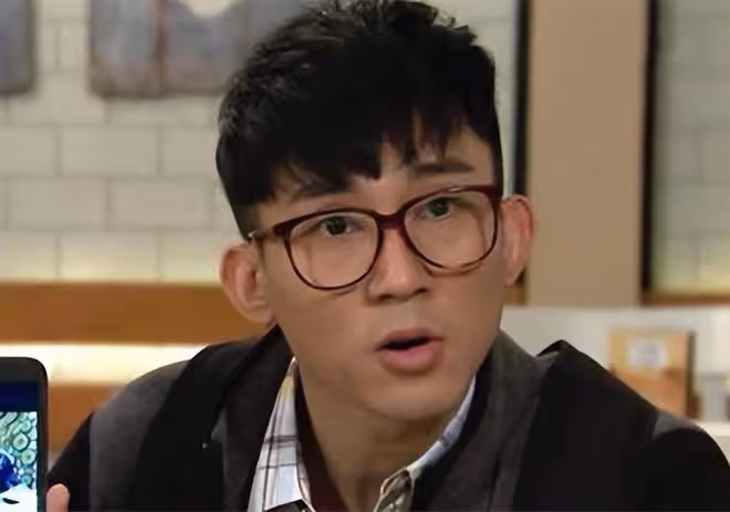 33歲港星帶家人到深圳開小吃店，親自洗碗送外賣，努力打拚不喊累