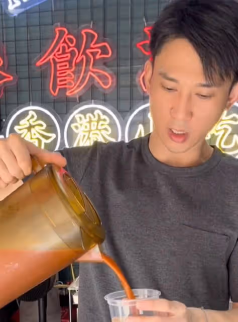 33歲港星帶家人到深圳開小吃店，親自洗碗送外賣，努力打拚不喊累