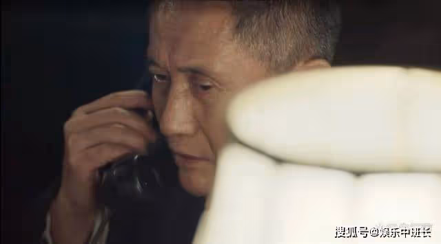 《無間》看到閃官扔下一張照片，才知花向雨的結局讓人淚目