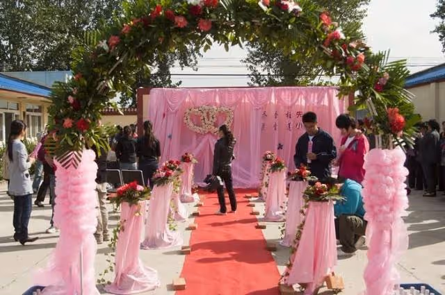 老婆路邊撿來一棄嬰,20年後妻子病重,孩子親媽送來百萬救命錢