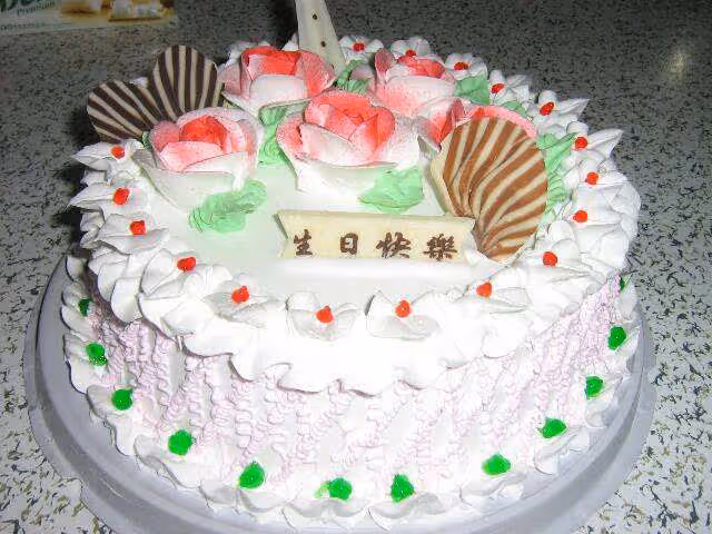 和前夫離婚三年後我過生日,兒子送我一幅畫,看完我淚流滿面