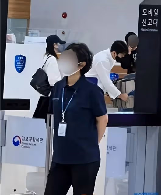 玄彬夫婦親密返韓,孫藝珍恢復纖瘦愛相隨