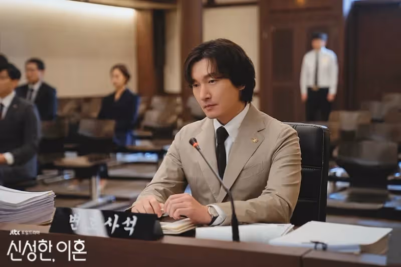 Netflix打溫馨牌!《離婚律師申晟瀚》溫暖人心,《海岸村恰恰恰》很療愈, 《我們的藍調時光》眼淚都哭完了!