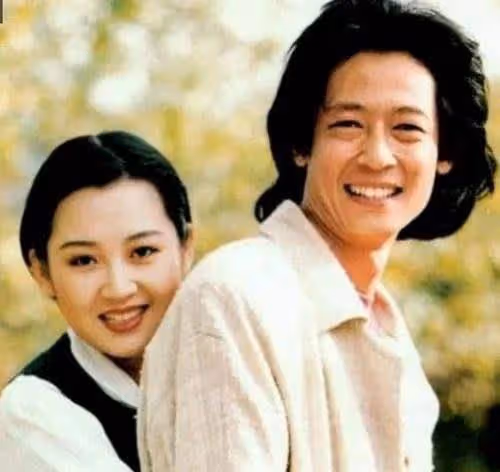 「愚人」不愚！老戲骨王志文的感愛情豐富，最終42歲娶小8歲富婆