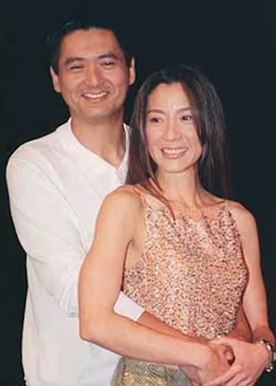 楊紫瓊帶小金人回港,吳君如甄子丹齊聚慶祝,67歲周潤發模樣大變