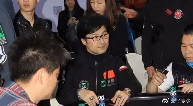大瓜,汪峰不僅嗜賭成性,而且私生活混亂,賭完專找大長腿美女