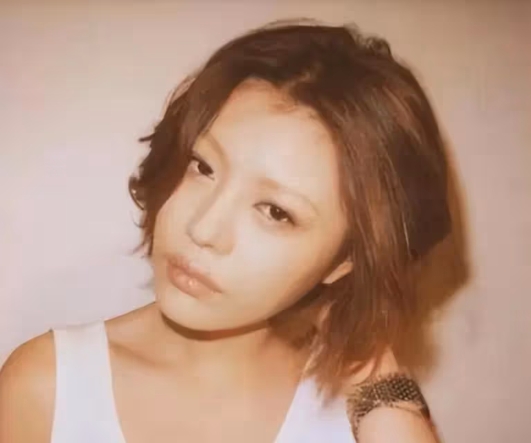 大瓜，汪峰不僅嗜賭成性，而且私生活混亂，賭完專找大長腿美女