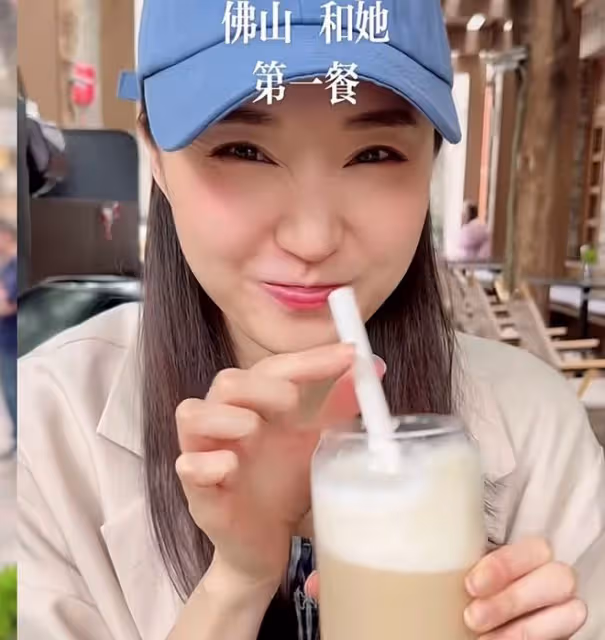香港知名主持人回內地尋根！首次回家鄉很開心，帶著女友走街串巷