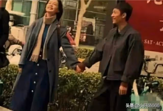 李沁張一山戀情曝光，穿情侶裝牽手逛街，網友：「太甜了」