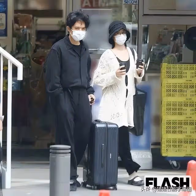 在小十歲的女演員家中過夜,打算年內完婚?