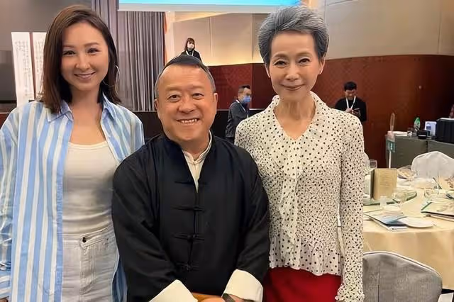 香港知名女星看破紅塵出家多年,罕見現身顯滄桑,網友直呼不敢認