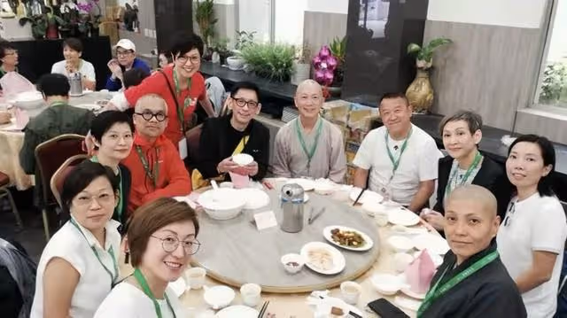 香港知名女星看破紅塵出家多年,罕見現身顯滄桑,網友直呼不敢認