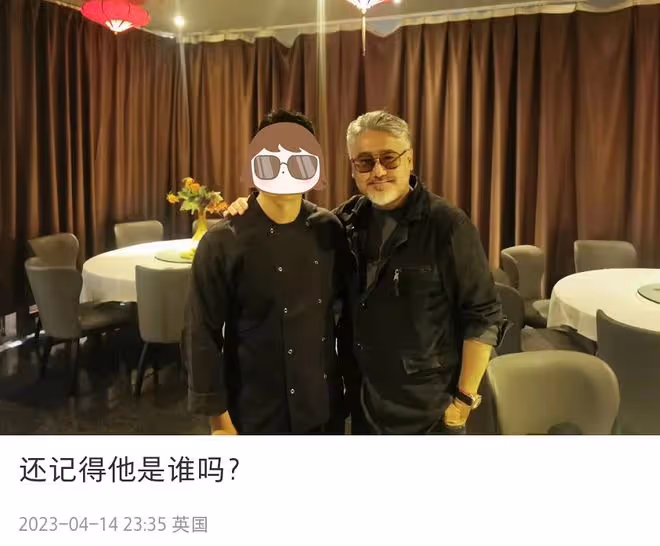 54歲吳秀波移居英國,身材發福大肚便便,鬍子頭髮全白變化超大