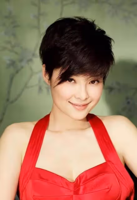 被寵12年不願結婚,他娶了奧運冠軍家庭美滿,她卻三婚50歲無子女