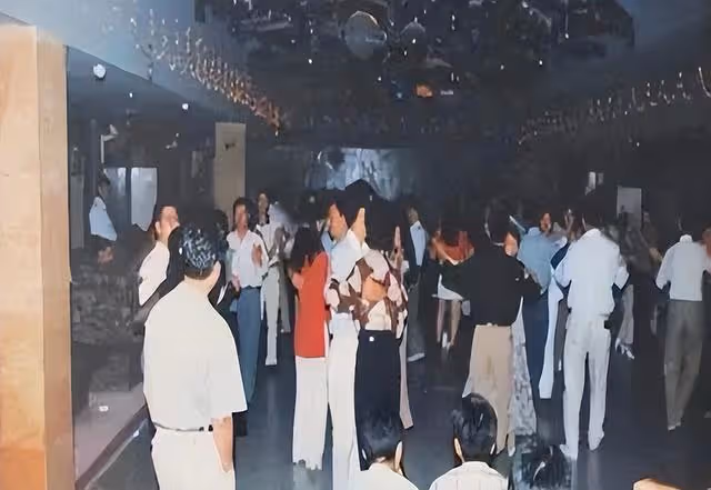 同是演「劉三姐」走紅,黃婉秋榮耀一生,她卻37歲被處決,為啥?