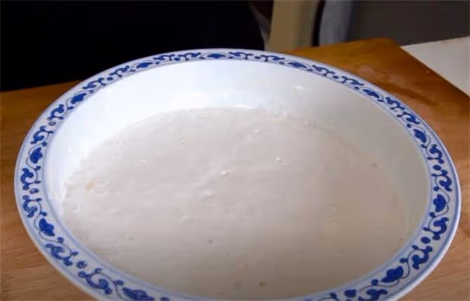 教你用碗蒸米糕，不用泡打粉，鬆軟香甜不粘牙，大米這樣做真好吃