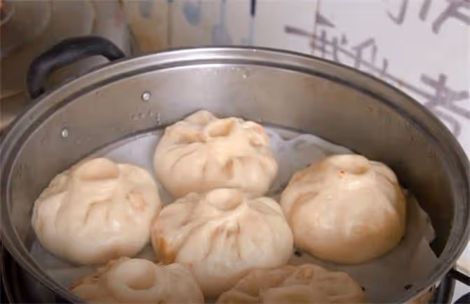 豆腐也能蒸包子，關鍵在調餡方法，香辣鮮美，這做法就是好吃