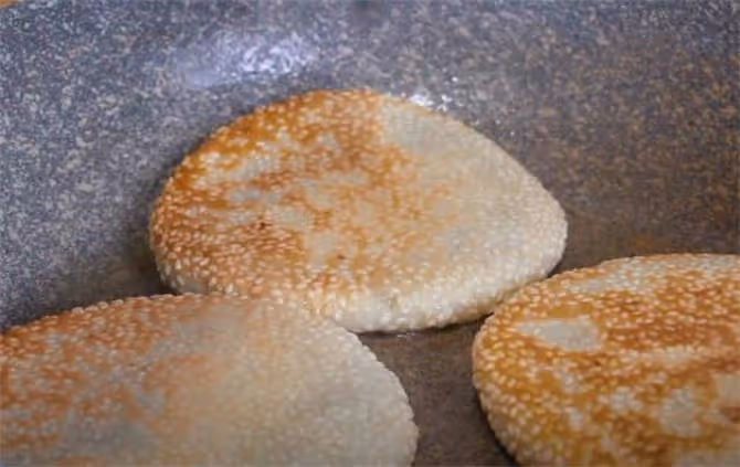 多給家人這樣吃糯米，口感像麻團，甜糯味香，做法簡單一看就會