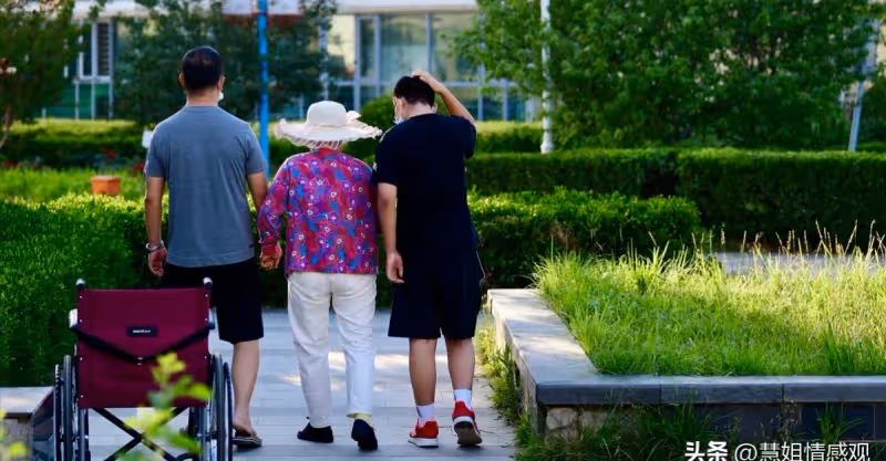 公婆不到60歲，小叔子提出一份養老方案，老公幾句話讓我刮目相看