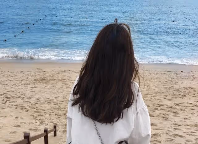 我媽把拆遷房給我弟，卻讓我給她買房還要寫她名，以後留給她兒孫