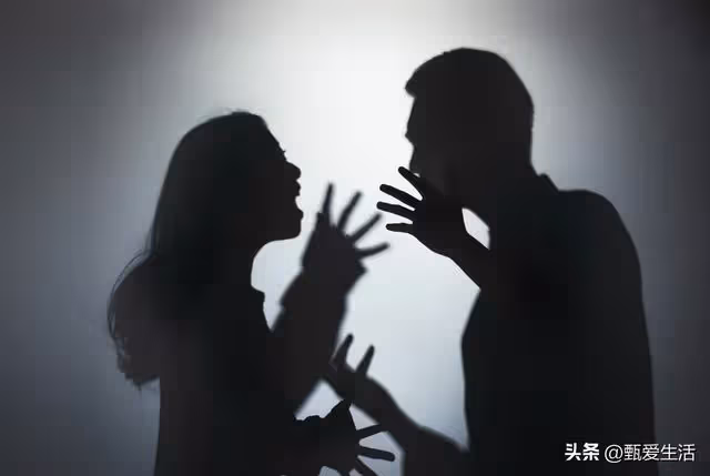 過年先要錢!丈夫想要回岳母借走的十萬塊,妻子:要了我怎麼做人