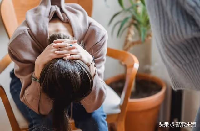 過年先要錢!丈夫想要回岳母借走的十萬塊,妻子:要了我怎麼做人