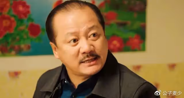曝謝廣坤花巨資回老家蓋別墅!占農民地還滿臉囂張,態度引起眾怒