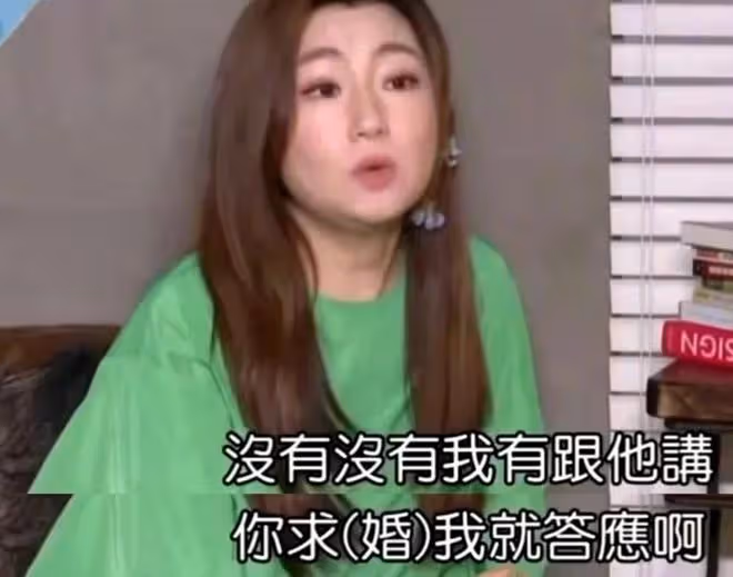41歲任家萱挺孕肚與家人遊玩,已經顯懷孕感明顯,與男友感情超好