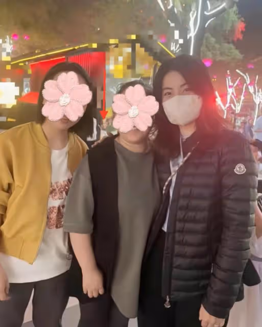 霍家爭產再起風波,郭晶晶霍啟剛一家甜蜜春遊,疑躲是非不想介入