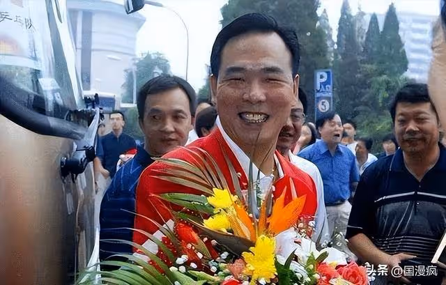 桌球教父蔡振華,娶了一個「沒心沒肺」的妻子,兒子是當紅男星!