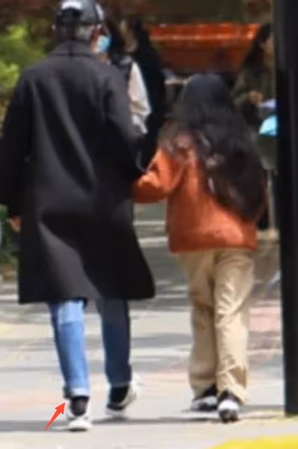孫儷鄧超疑街頭吵架，鄧超情緒激動指手畫腳，豪宅曝光月租28萬