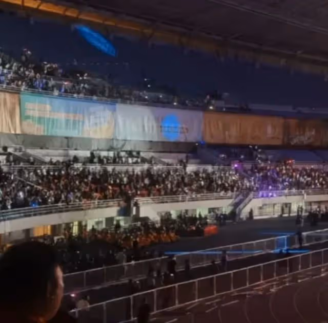 汪峰:洛陽演唱會慘澹收場,體育場空蕩蕩,最後10幾分鐘免費放人