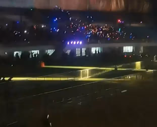 汪峰:洛陽演唱會慘澹收場,體育場空蕩蕩,最後10幾分鐘免費放人