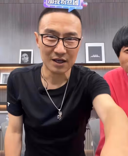 汪峰:洛陽演唱會慘澹收場,體育場空蕩蕩,最後10幾分鐘免費放人