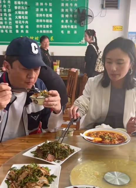 李亞鵬妻子:飯店味道不好想和老闆提意見,老闆:沒人求你來吃