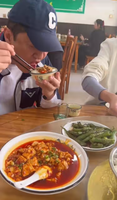 李亞鵬妻子:飯店味道不好想和老闆提意見,老闆:沒人求你來吃