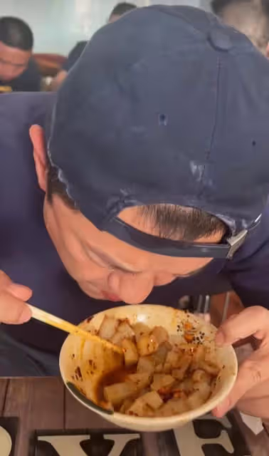 李亞鵬妻子:飯店味道不好想和老闆提意見,老闆:沒人求你來吃