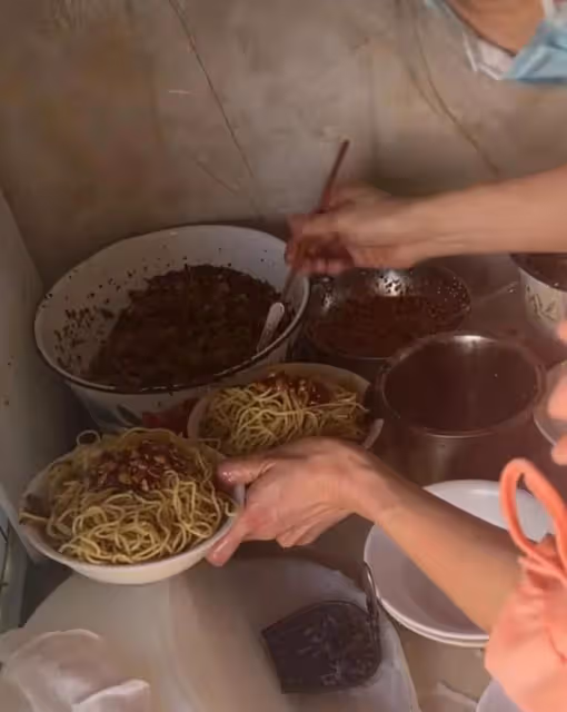 李亞鵬妻子:飯店味道不好想和老闆提意見,老闆:沒人求你來吃