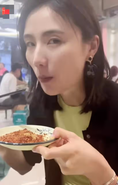 李亞鵬妻子:飯店味道不好想和老闆提意見,老闆:沒人求你來吃