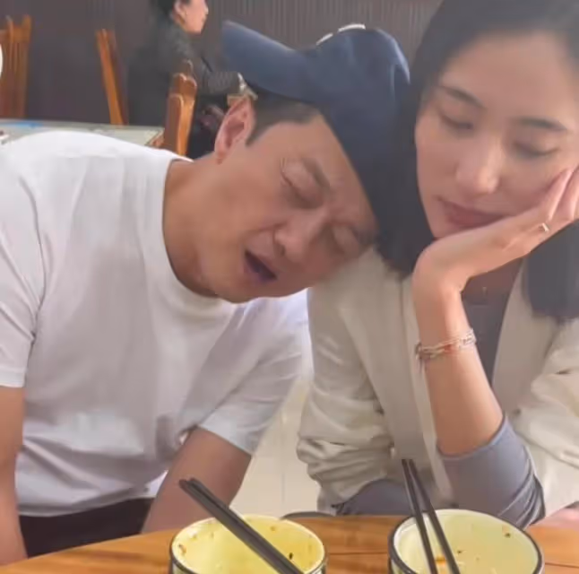 李亞鵬妻子:飯店味道不好想和老闆提意見,老闆:沒人求你來吃