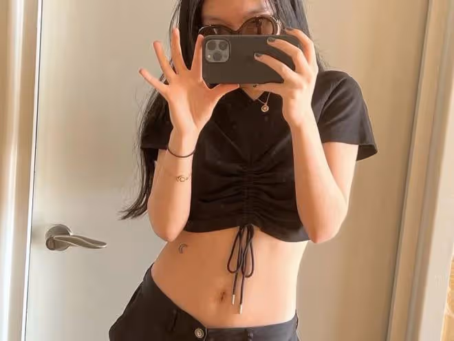 李詠女兒曬自拍,法圖麥越長越像父親,母女同在美國還線上對話