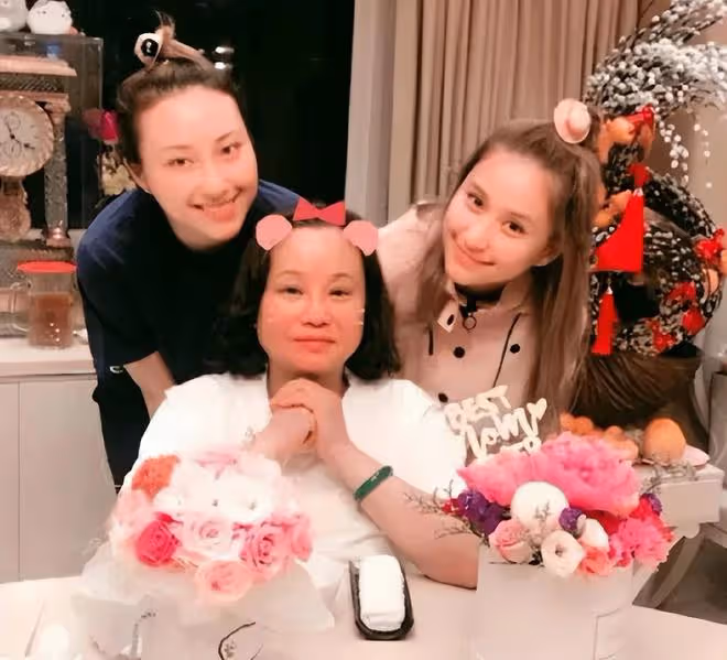何超蓮竇驍婚禮彩排已展開,婚禮酒店曝光,一起在巴黎島試婚紗